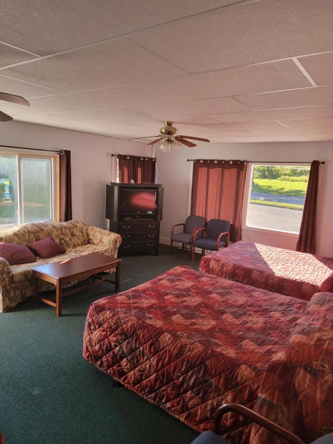 Gateway Motel Гананокве Экстерьер фото