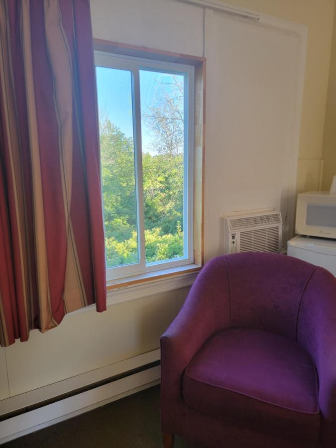Gateway Motel Гананокве Экстерьер фото